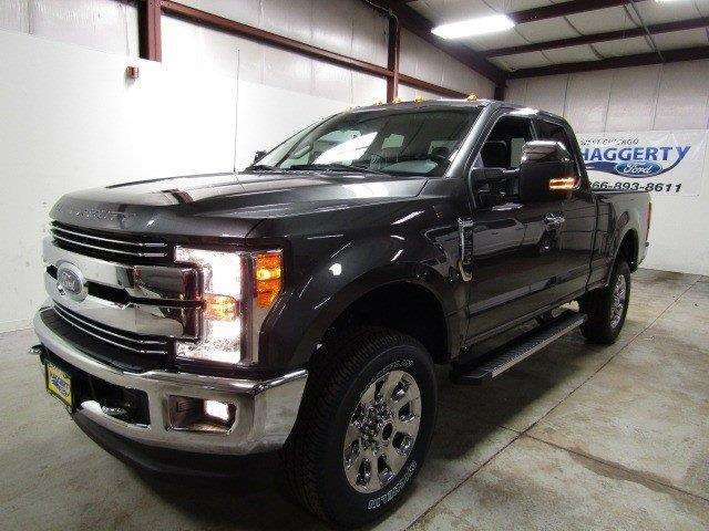Ford F-250 Super Duty Lariat Super Cab 4WD V8 Pickup Truck